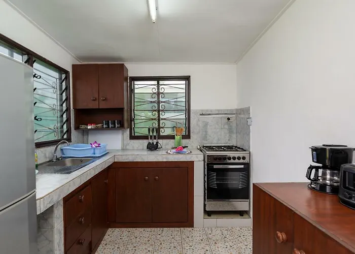 Cove Apartment *