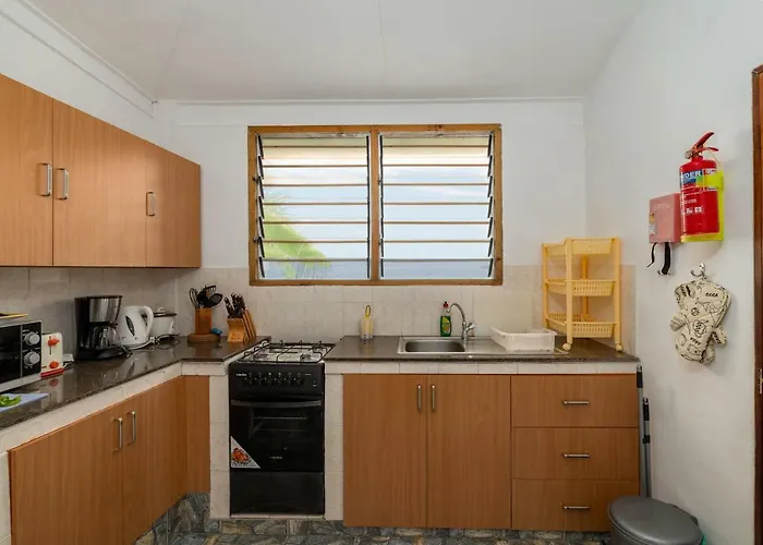 Cove Apartment *